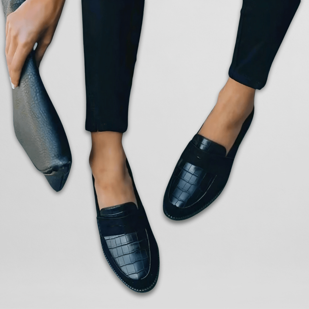 Zwarte Dames Leren Loafers Met Klassieke Instap Pasvorm